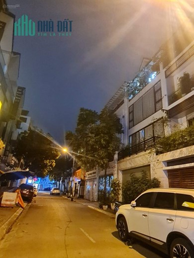 bán gấp nhà liền kề A10 KĐT Nam Trung Yên Nguyễn Chánh, Yên Hòa, Cầu Giấy, DT 96  m2 giá  56,5  tỷ.