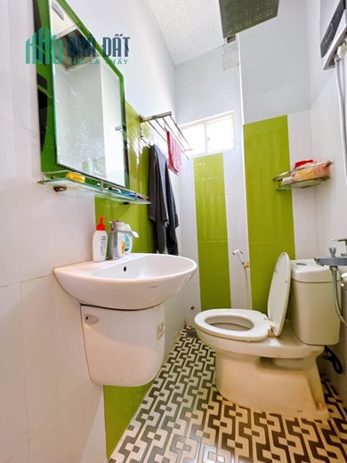 NHÀ TÔN THẤT THUYẾT, Q.4, HẼM 3M, 26M2, 5 TẦNG , NHỈNH 3 TỶ.