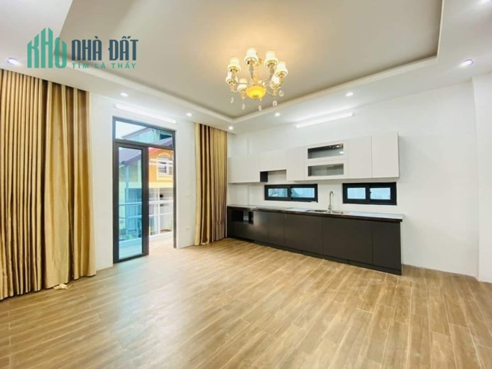 BÁN NHÀ ĐỐNG ĐA, PHỐ TÔN ĐỨC THẮNG 40M, 5T, MT 8M, Ô TÔ, THANG MÁY, KINH DOANH ĐỈNH, 10 TỶ.