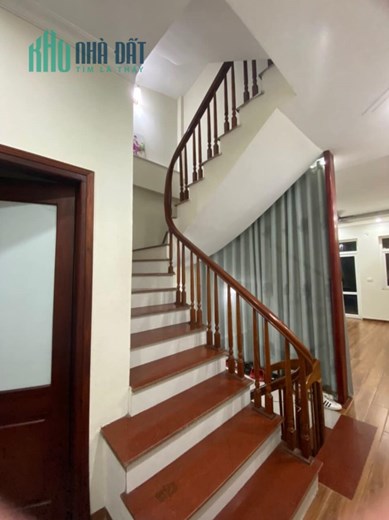 Bán nhà Tam Trinh, phân lô liền kề 70 m2, 11 tỷ 500. LH: 0947865456