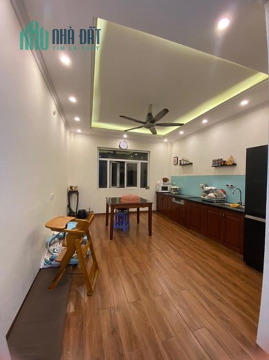Bán nhà Tam Trinh, phân lô liền kề 70 m2, 11 tỷ 500. LH: 0947865456