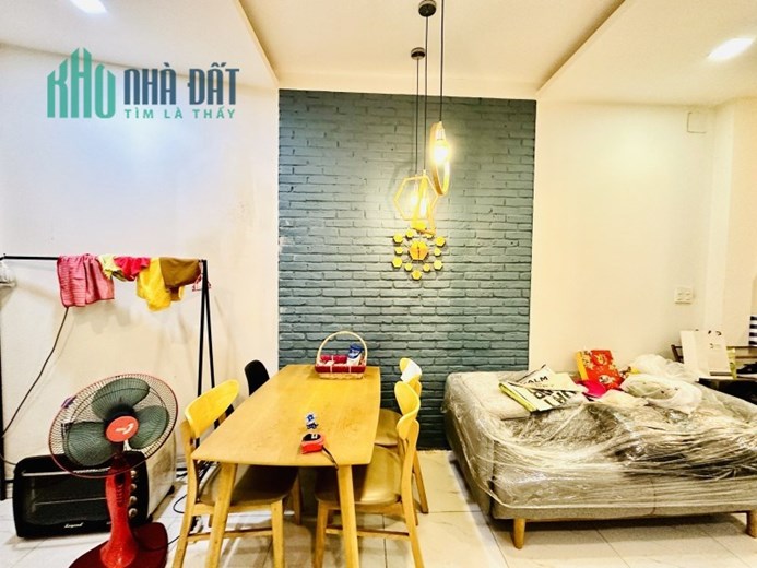 Giảm 2 Tỷ chủ ngộp bank bán gấp nhà khu VIP LÊ VĂN SỸ Q3 86m2 sát MT.
