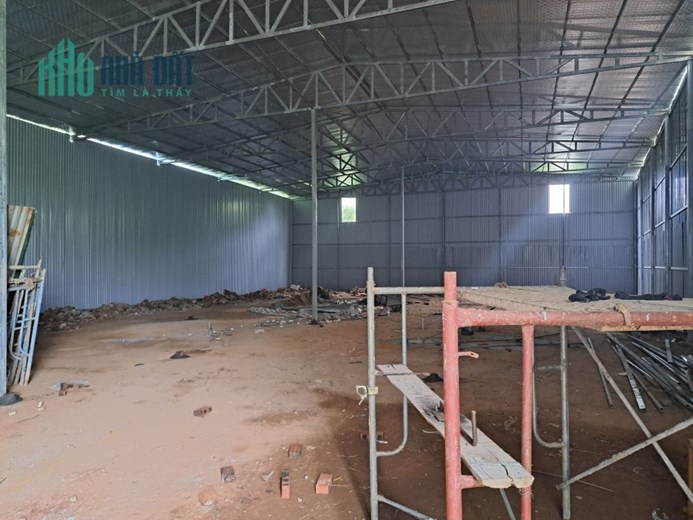 CẦN CHO THUÊ KHO NHÀ XƯỞNG THANH TRÌ - KHU VẠN PHÚC DT KHỦNG 600M2, MT 12M, GIÁ 38 TRIỆU/THÁNG.