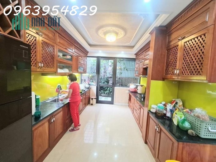 NHÀ ĐẸP MAI ANH TUẤN, PHÂN LÔ Ô TÔ TRÁNH, NGÕ THÔNG TỨ TUNG, 8 TẦNG THANG MÁY, CHỈ 17 TỶ