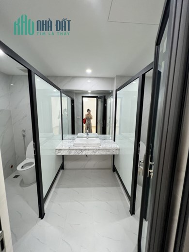 Siêu Hot! Cho thuê toà nhà mới xây 652m2 tại ngõ Thái Hà, Đống Đa, gần ngay mặt phố