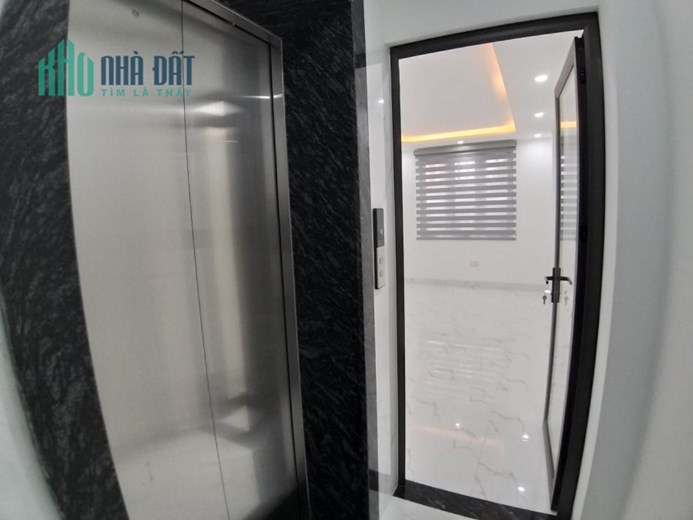 Mặt phố Xuân Thủy nhà mới tinh 2 mặt tiền 51m 6 tầng có thang máy ngõ ô tô đỗ cửa dòng tiền tốt chỉ