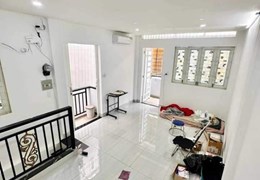 Mặt tiền PHÚ NHUẬN - 4 TẦNG -Lô góc -Kinh doanh - Giá 5,4 tỷ Tl