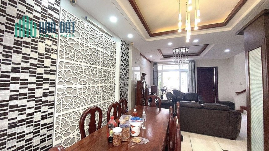 Cần bán nhà Tân Hòa Đông hẻm nhựa thông 8m 3 tầng 98m2 chỉ 7,6 tỷ, TL.