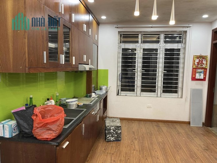 Chính chủ bán Mặt ngõ Nguyên Hồng 40m 5 tầng MT5.8m ô tô qua nhà Kinh doanh siêu tốt