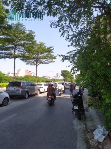 Chính chủ bán Mặt ngõ Nguyên Hồng 40m 5 tầng MT5.8m ô tô qua nhà Kinh doanh siêu tốt