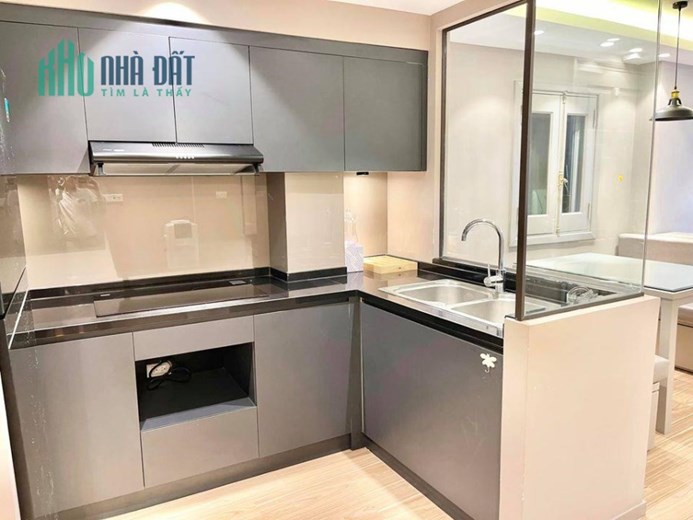 Bán hồ Đội Cấn, Ba Đình 1 mặt hồ 1 mặt ngõ 2 mặt thoáng ô tô kinh doanh 180m2, MT9m 35 tỷ 0933993568