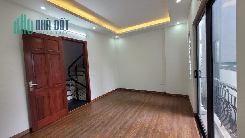 Nhà Phố Thạch Bàn – Diện Tích 35M x 5 Tầng – MT 4M – Giá Chỉ Nhô 3 Tỷ - Nhà Mới Xây .