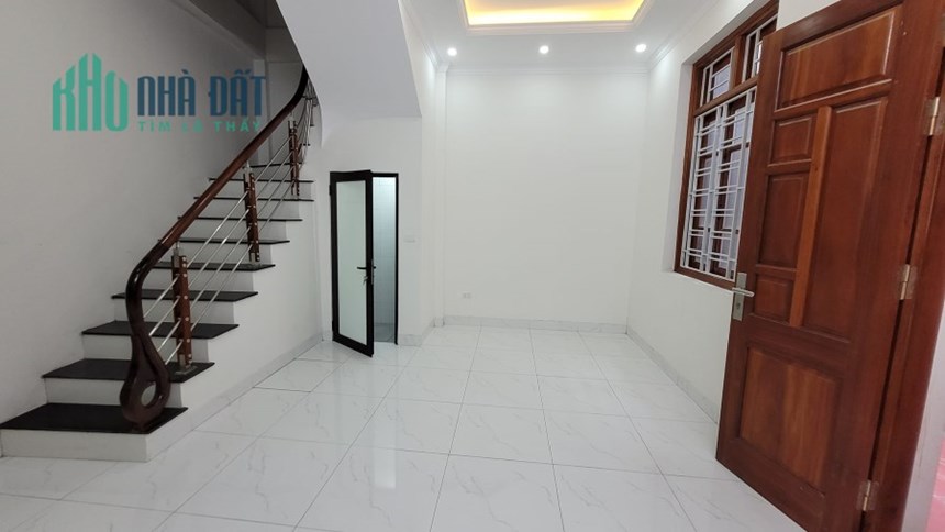 Nhà Phố Thạch Bàn – Diện Tích 35M x 5 Tầng – MT 4M – Giá Chỉ Nhô 3 Tỷ - Nhà Mới Xây .