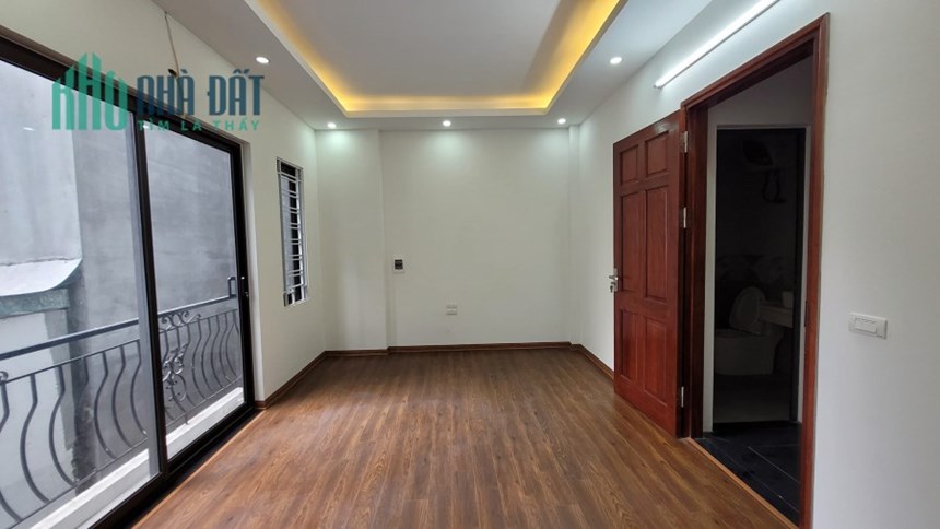 Nhà Phố Thạch Bàn – Diện Tích 35M x 5 Tầng – MT 4M – Giá Chỉ Nhô 3 Tỷ - Nhà Mới Xây .