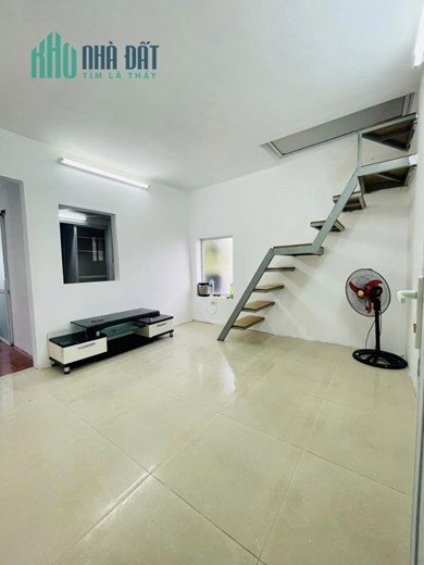 ⚜️ SIÊU RẺ 1.05 TỶ TẬP THỂ PHỐ QUỲNH MAI HAI BÀ TRƯNG 35M2 2PN 1WC SĐCC ⚜️