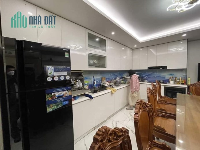 Bán nhà 165m2 phố Âu Cơ, Tây Hồ Gara 2 Ô tô tránh Thang máy Doanh thu khủng 16.5 Tỷ
