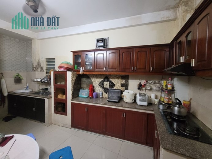 Nhà bán Quận 3, Lê Văn Sỹ, 55m2, 4 tầng chỉ 98tr/m