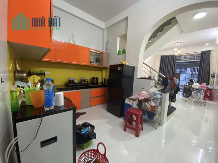 Nhà Trần Cao Vân, cách MT 40m, 45m2, 2 tầng đẹp, 2.x tỷ