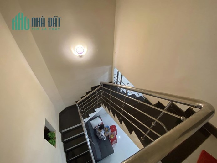 Nhà Trần Cao Vân, cách MT 40m, 45m2, 2 tầng đẹp, 2.x tỷ
