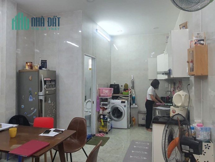-	Cần bán nhà Ông Ích Khiêm Quận 11 45m2 2 tầng chỉ 4,9 tỷ TL.
