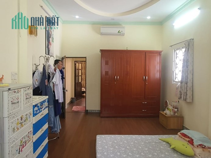 -	Cần bán nhà Ông Ích Khiêm Quận 11 45m2 2 tầng chỉ 4,9 tỷ TL.