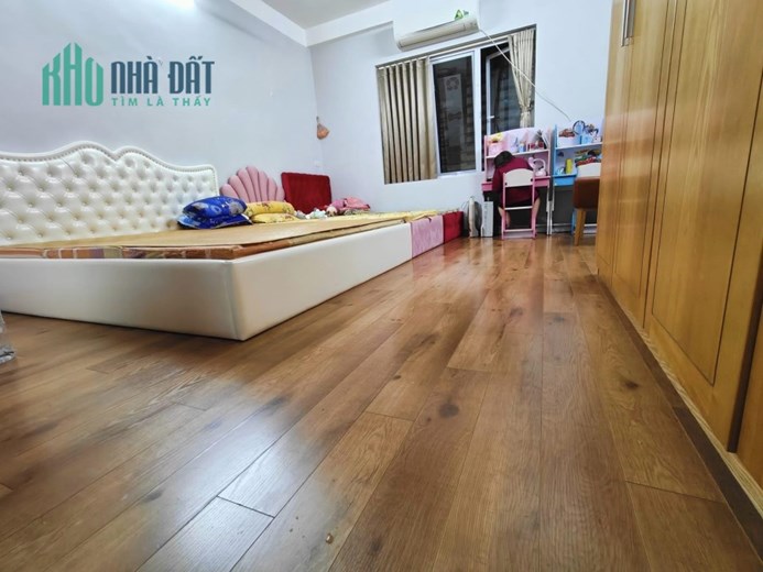 Bán nhà Nguyễn Công Trứ, Hai Bà Trưng 33m, 4T, trung tâm, gần phố, tiện ích bạt ngàn.