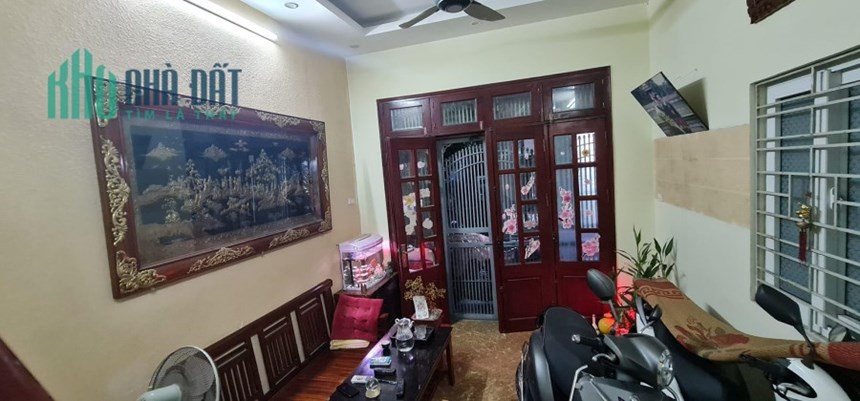 Bán nhà 22 Tôn Thất Tùng, Đống Đa 45m, 5T, lô góc, nhà đẹp, ngõ nông, chỉ 5.5 tỷ