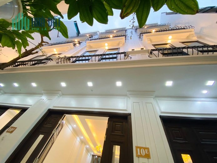 BÁN NHÀ MỚI XẤY  5 TẦNG - CÁCH MP HẠ YÊN QUYẾT 30M2 - 200M RA CÔNG VIÊN YÊN HÒA
