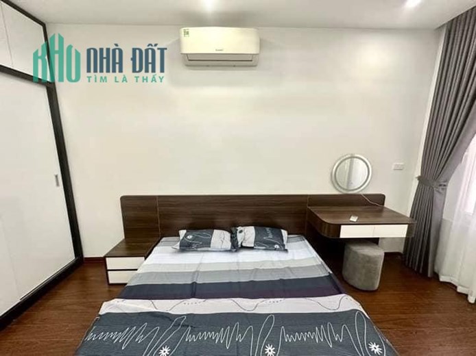 Chỉ Còn Duy Nhất Một Căn - Bán Gấp Căn Nhà Tại Thạch Bàn – Ô Tô Tránh – Giá Chỉ 3.55 Tỷ / 35M2