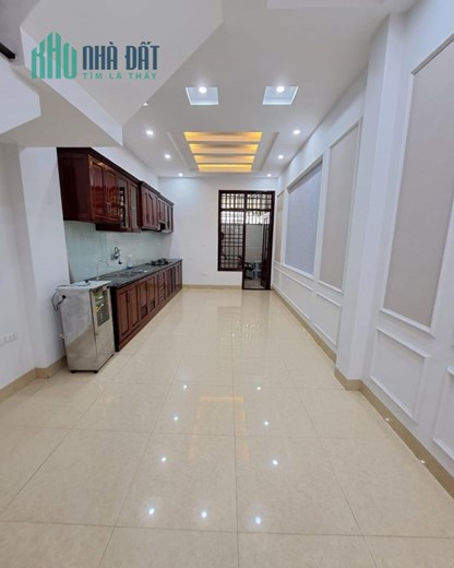 Nhà Phố Thạch Bàn – Ô Tô Vào Nhà – 40M x 4 Tầng – MT 4M – Giá 3,5 Tỷ