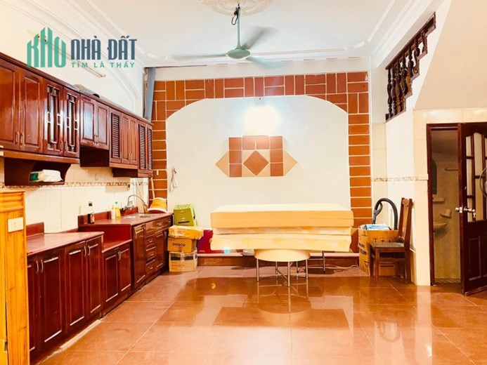 65m Mặt Tiền 5m Phố Chùa Láng. Chủ Cần Tiền Nên Muốn Bán Nhanh