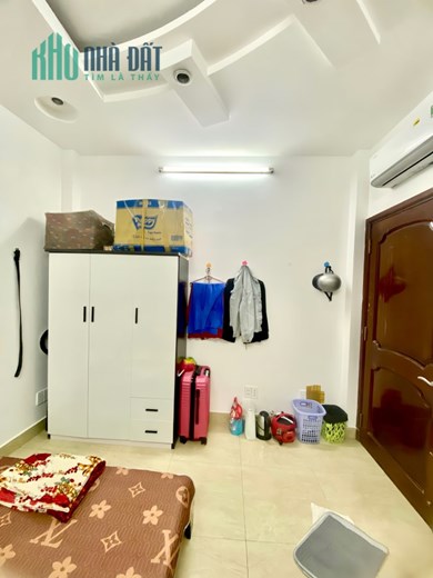EM LÀ CHỦ CĂN PHÒNG CẦN PASS LẠI PHÒNG