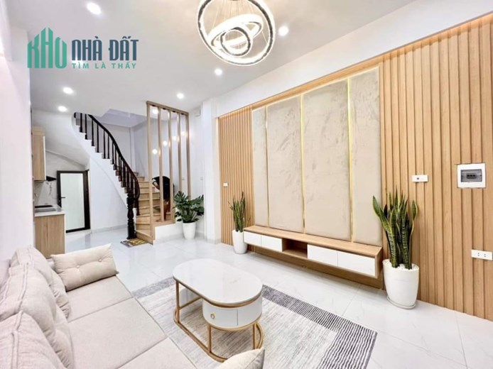 Bán nhà riêng phố  Vũ Trọng Phụng Thanh Xuân 40m 3 tầng mặt tiền 5.2m vài bước chân ra ô tô chỉ 4.2