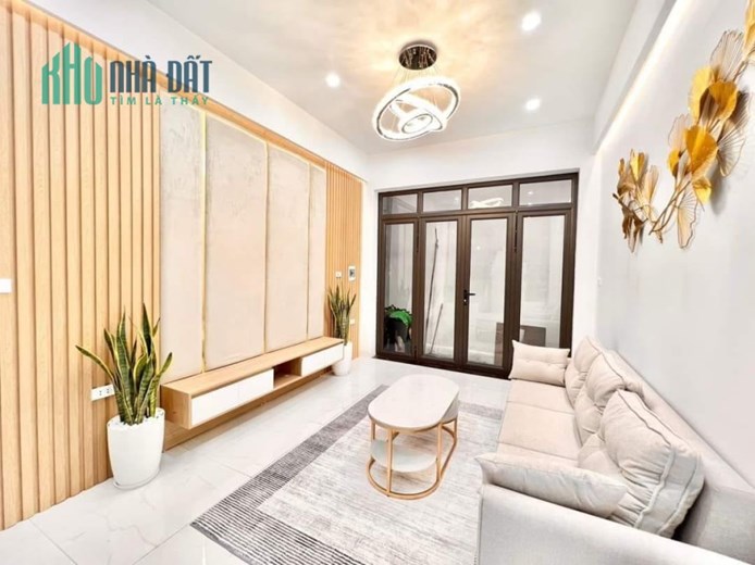 Bán nhà riêng phố  Vũ Trọng Phụng Thanh Xuân 40m 3 tầng mặt tiền 5.2m vài bước chân ra ô tô chỉ 4.2