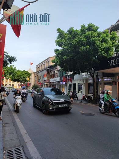 Bán Nhà Mặt Phố Tràng Tiền DT270m2, 3 Tầng, MT5m Vỉa Hè Rộng, Kinh Doanh VIP, Giá Chào 240 tỷ
