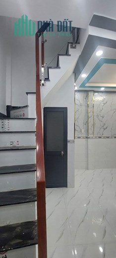 BÀ HOM - NHÀ MỚI ĐẸP 3PN - ĐƯỜNG THOÁNG RỘNG - NHỈNH 2 TỶ.