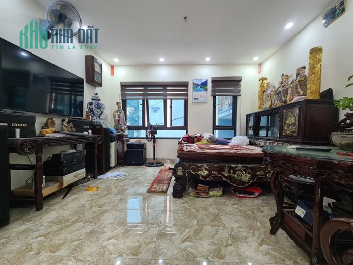 Bán nhà ngõ 133 Nguyễn Văn Cừ, oto 7 chỗ đỗ cửa chỉ 1 tỷ 9. LH: 0936123469