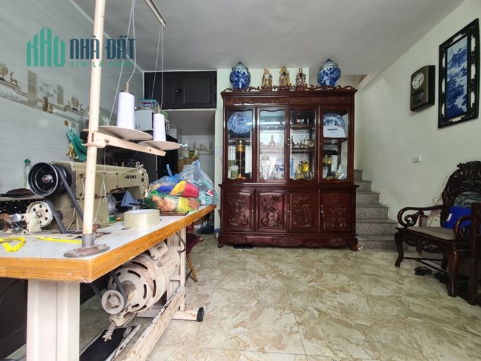 Bán nhà ngõ 133 Nguyễn Văn Cừ, oto 7 chỗ đỗ cửa chỉ 1 tỷ 9. LH: 0936123469