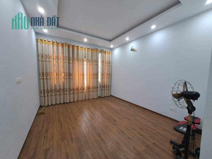 Cho thuê nhà Trần Cung 35m2, 3T, 3N, đủ đồ, 7.5 tr, Bắc Từ Liêm.