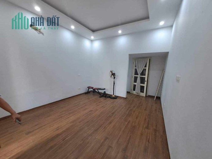 Cho thuê nhà Trần Cung 35m2, 3T, 3N, đủ đồ, 7.5 tr, Bắc Từ Liêm.