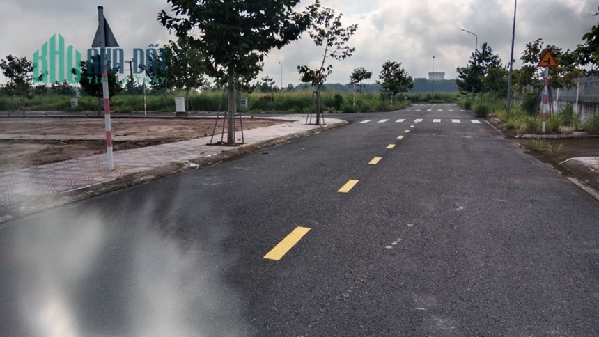 Bán Đất Sổ Sẵn Mặt Tiền  LK11 Trục Thương Mại Giá 1,55 Tỷ Giá Công Nhân