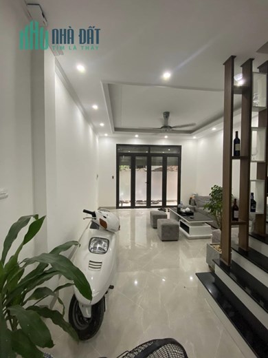 NHÀ MỚI, TƯƠNG LAI 2 MẶT NGÕ, GẦN PHỐ , HỘ KHẨU HAI BÀ TRƯNG, TIỆN ÍCH BẠT NGÀN , ĐI ĐÂU CŨNG TIỆN