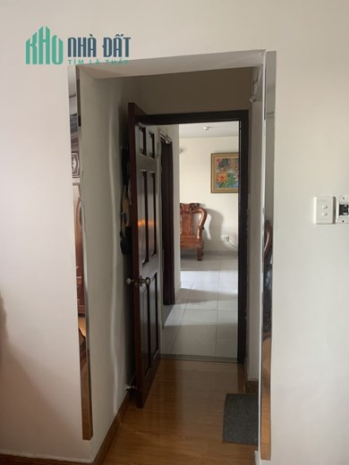 Chính chủ cần bán CHCC Bàu Cát 2  Lô A 60m2 (2PN) 2.79 tỷ. Lh;0906390197.