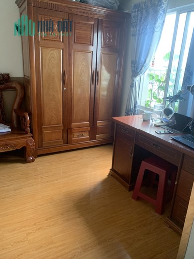 Chính chủ cần bán CHCC Bàu Cát 2  Lô A 60m2 (2PN) 2.79 tỷ. Lh;0906390197.