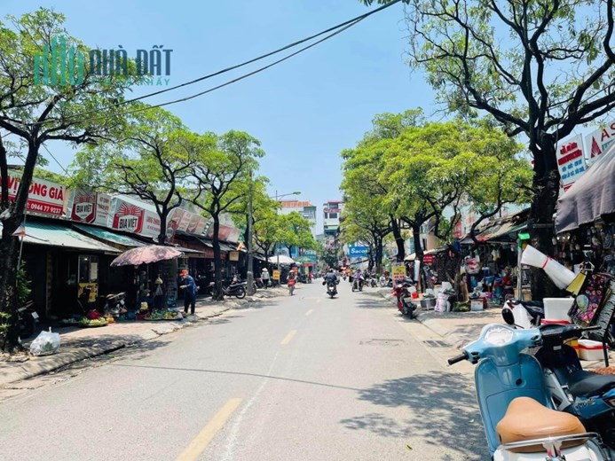 Bán mặt phố ngã tư Trần Quang Diệu, Đống Đa, 100m2, MT6.1m giá 36 tỷ