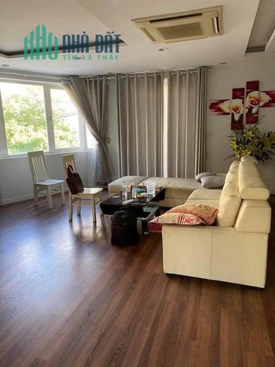 Bán mặt phố ngã tư Trần Quang Diệu, Đống Đa, 100m2, MT6.1m giá 36 tỷ