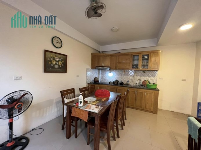 Bán nhà 59m2 phố Nghi Tàm, Tây Hồ Gara Ô tô 7 chỗ Thang máy XỊN Dòng tiền khủng 9.3 Tỷ