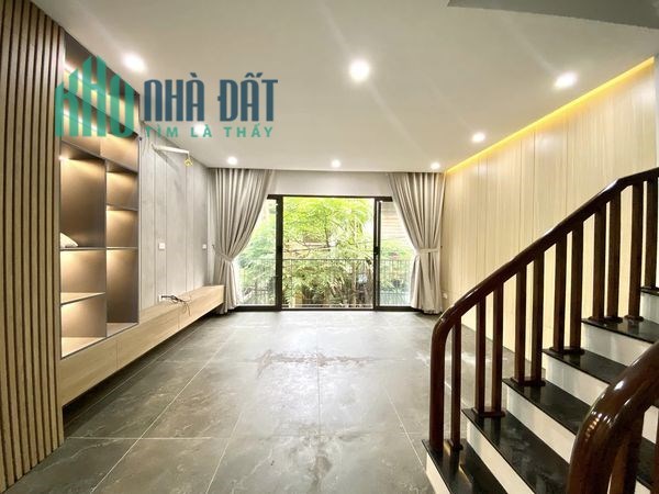 Bán nhà 59m2 phố Nghi Tàm, Tây Hồ Gara 2 Ô tô 7 chỗ Thang máy Dòng tiền tốt 9.1 Tỷ