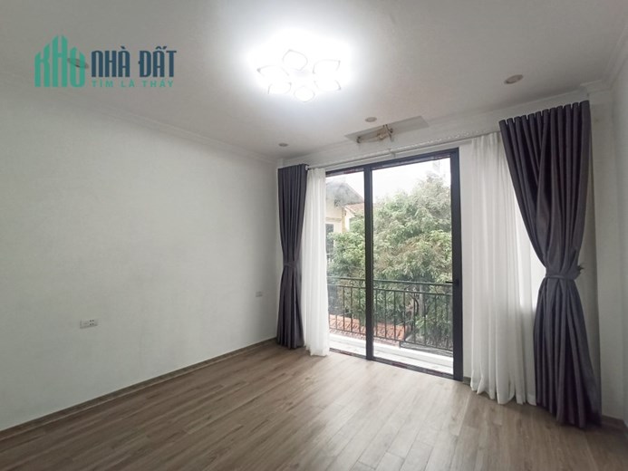 Bán nhà 59m2 phố Nghi Tàm, Tây Hồ Gara Ô tô VIP Thang máy Dòng tiền khủng 9.5 Tỷ