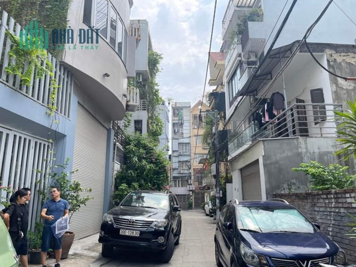 CC BÁN NHÀ GIẢI PHÓNG, KIM ĐỒNG  60M × 4T Ô TÔ VÀO NHÀ. CHỈ 5 TỶ 7xx